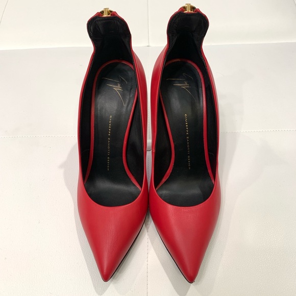 Giuseppe Zanotti Shoes - GUISEPPE ZANOTTI Red Pointed Toe Heels Sz 40.5